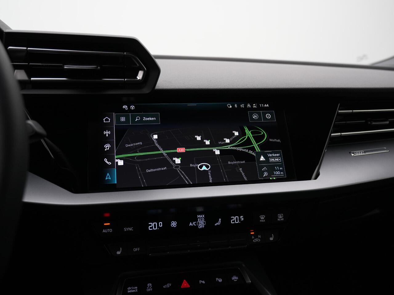 Audi A3 SPORTBACK 40 TFSI e 204 pk S-tronic Advanced edition | Stoelverwarming | Navigatie | Parkeersensoren voor/achter