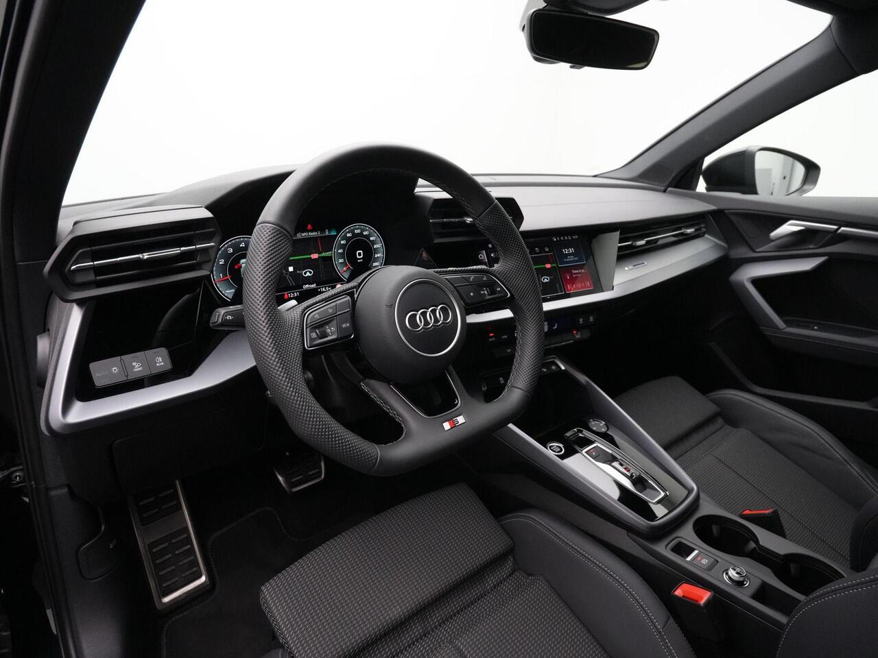 Audi A3 SPORTBACK 30 TFSI 116 pk S-tronic S edition Black style | S-Line | Achteruitrijcamera | Adaptive Cruise | Navigatie