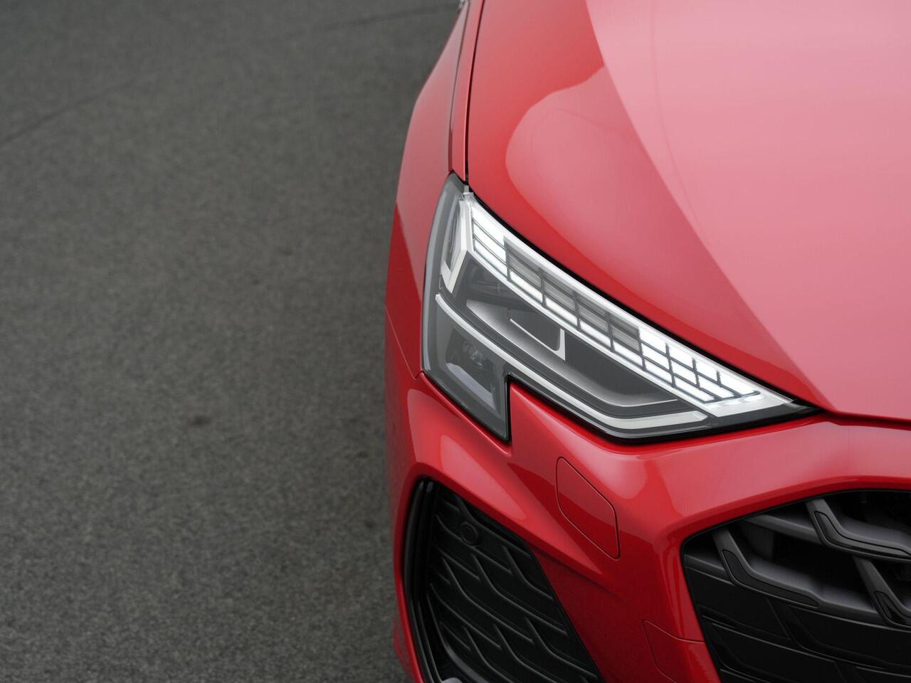 Audi A3 SPORTBACK 45 TFSI e 272 pk S-tronic S-Line | Elektr. verstelbare stoel | Achteruitrijcamera | Stoelverwarming | Adaptive Cruise | Navigatie