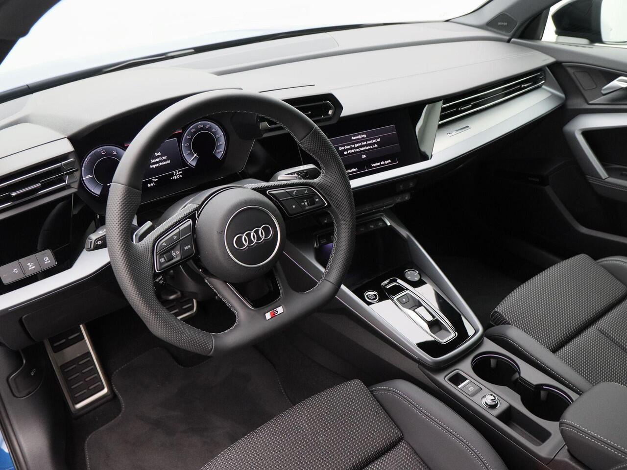 Audi A3 SPORTBACK 40 TFSI e | S edition | 204 PK | Privacy glas | Zwart Optiek | 19 inch | Sonos 3d | Matrix led |