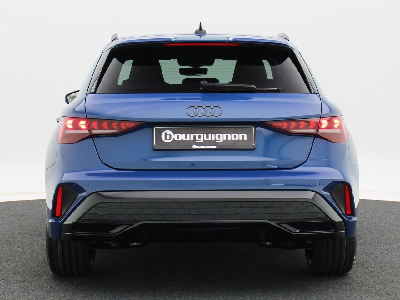 Audi A3 SPORTBACK 40 TFSI e | S edition | 204 PK | Privacy glas | Zwart Optiek | 19 inch | Sonos 3d | Matrix led |