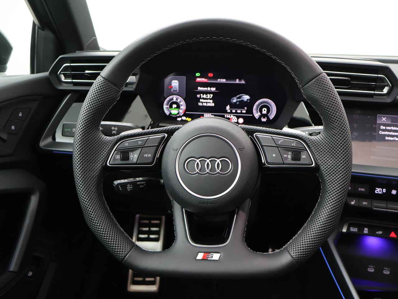 Audi A3 SPORTBACK 40 TFSI e S edition 204 pk S-tronic | Panoramadak | Adaptieve Cruise Control | Sfeerverlichting | Camera | Inklapbare spiegels | Stoelverwarming |