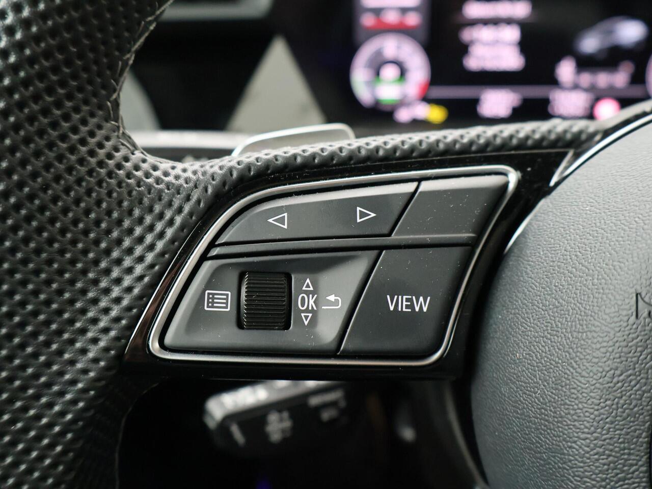 Audi A3 SPORTBACK 40 TFSI e S edition 204 pk S-tronic | Panoramadak | Adaptieve Cruise Control | Sfeerverlichting | Camera | Inklapbare spiegels | Stoelverwarming |