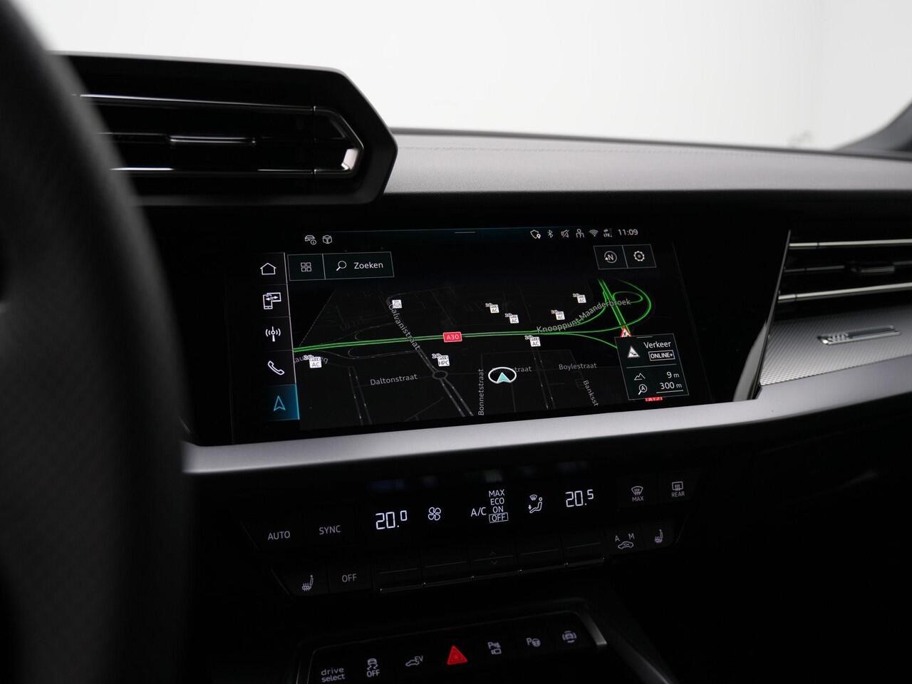 Audi A3 SPORTBACK 45 TFSI e 272 pk S-tronic S-Line | Head-up display | Matrix LED | Sonos | Elektr. verstelbare stoel | Achteruitrijcamera