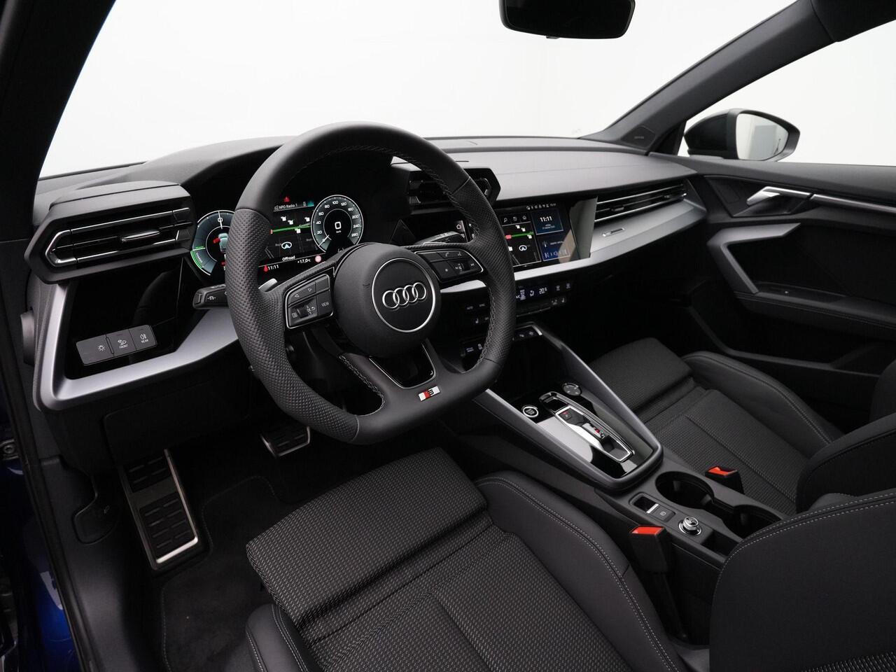 Audi A3 SPORTBACK 45 TFSI e 272 pk S-tronic S-Line | Head-up display | Matrix LED | Sonos | Elektr. verstelbare stoel | Achteruitrijcamera