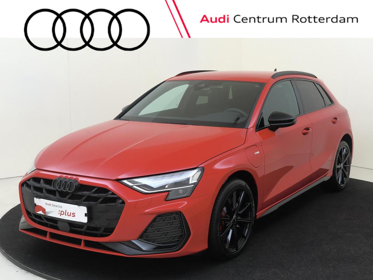 Audi A3 SPORTBACK 45 TFSI e S edition Competition | Trekhaak | Parkeerassistent | Achteruitrijcamera | Sportstoelen | Lederen bekleding 'Valcona' | Dodehoek detectie | Keyless | LED matrix verlichting |