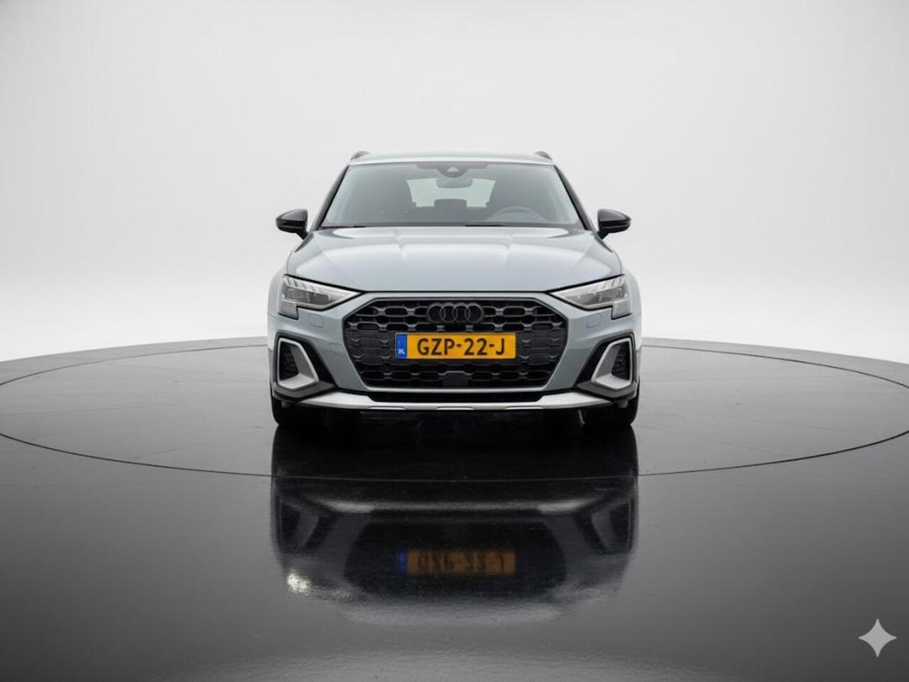 Audi A3 SPORTBACK allstreet 35 TFSI Advanced edition 150PK S-tronic | Ambient + | Elektrische verstelbare stoel | Elektrische achterklep | Parkeersensoren voor + achter |