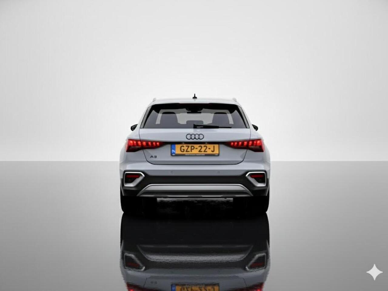 Audi A3 SPORTBACK 35 TFSI Advanced edition 150PK S-tronic | Ambient + | Elektrische verstelbare stoel | Elektrische achterklep | Parkeersensoren voor + achter |