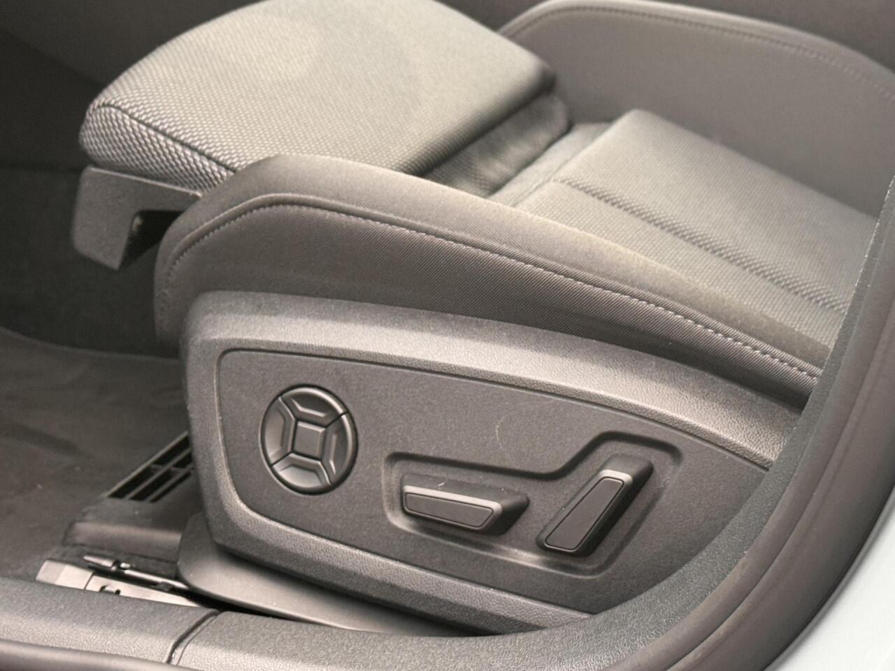 Audi A3 SPORTBACK 35 TFSI Advanced edition 150PK S-tronic | Ambient + | Elektrische verstelbare stoel | Elektrische achterklep | Parkeersensoren voor + achter |