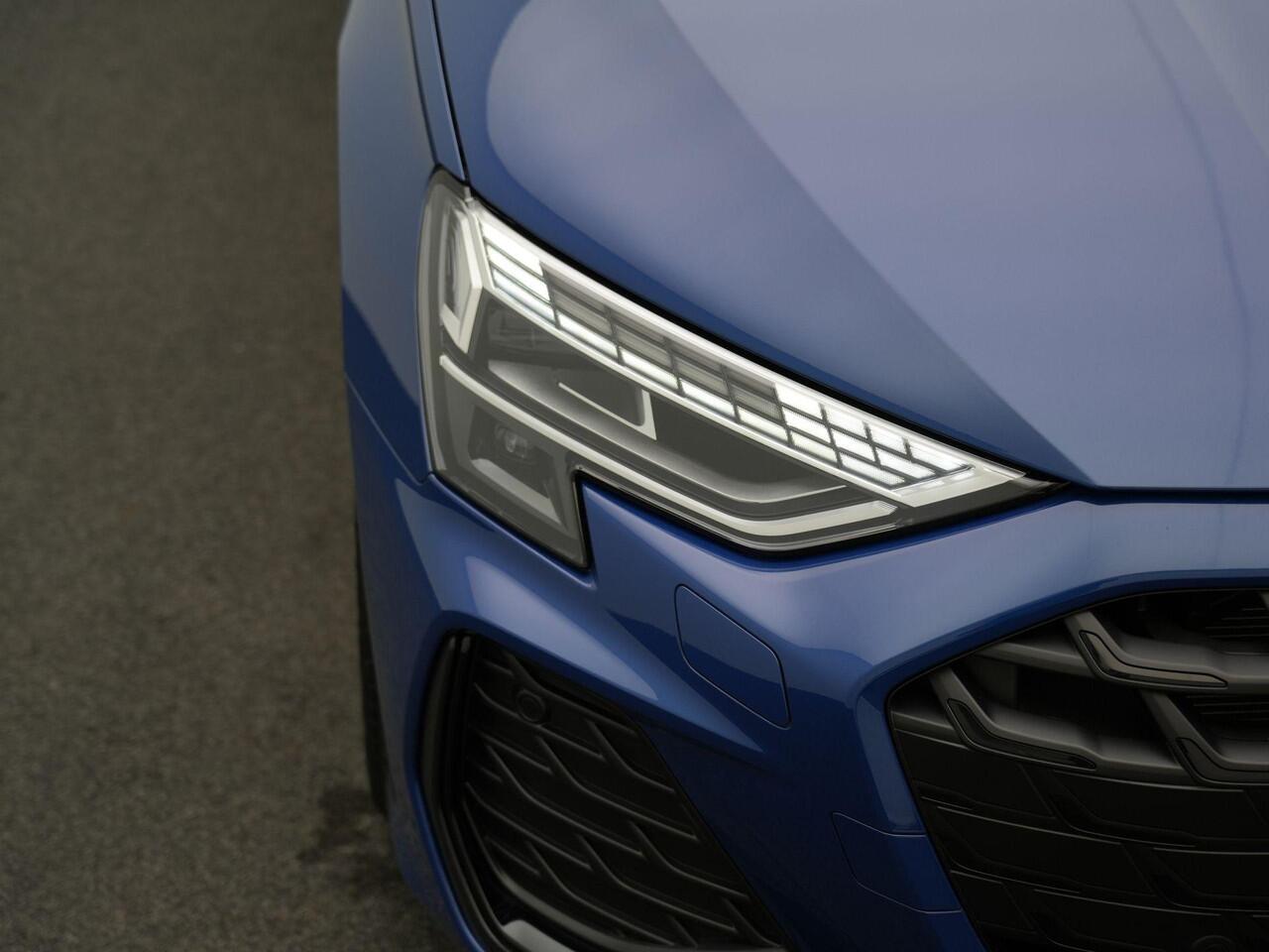 Audi A3 SPORTBACK 45 TFSI e 272 pk S-tronic S-Line | Sonos | Elektr. verstelbare stoel | Achteruitrijcamera | Stoelverwarming