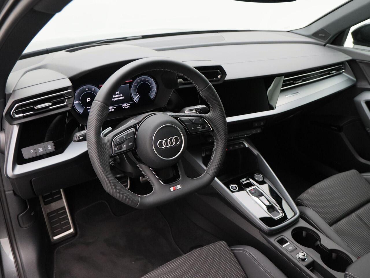 Audi A3 SPORTBACK 45 TFSi e 272 Pk Automaat S-Line Competition | Adaptive Cruise | Sonos | Navigatie | Trekhaak | Camera | Carplay | Stoelverwarming | 18 Inch | 1.897 Km!!