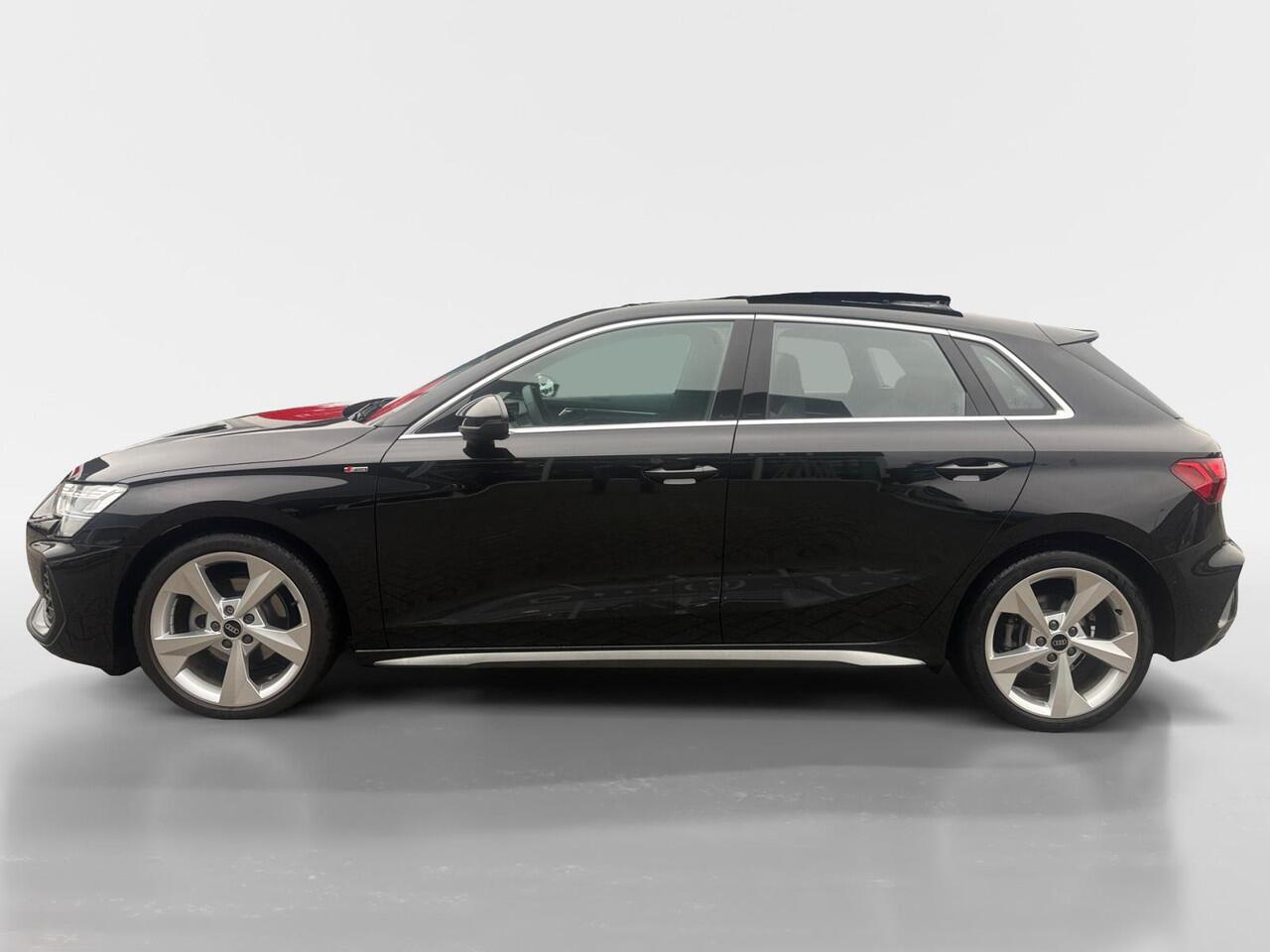 Audi A3 SPORTBACK 35 TFSI S edition | 3X S Line | Schuif-Kantel Dak | Sportstoelen | SONOS | Camera | Stoelverwarming | Apple Carplay | Adaptief Cruise Control | Climate Control