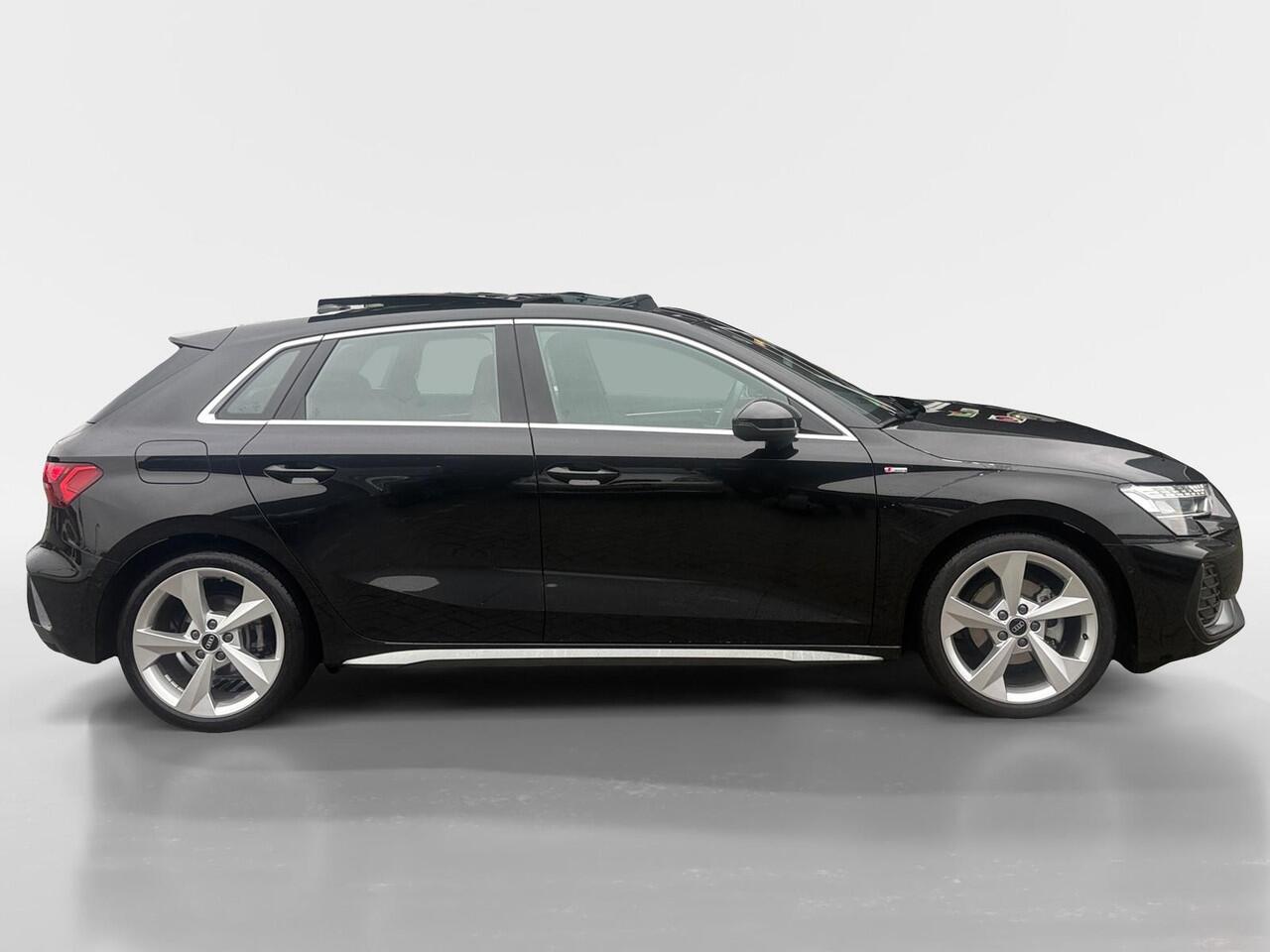 Audi A3 SPORTBACK 35 TFSI S edition | 3X S Line | Schuif-Kantel Dak | Sportstoelen | SONOS | Camera | Stoelverwarming | Apple Carplay | Adaptief Cruise Control | Climate Control