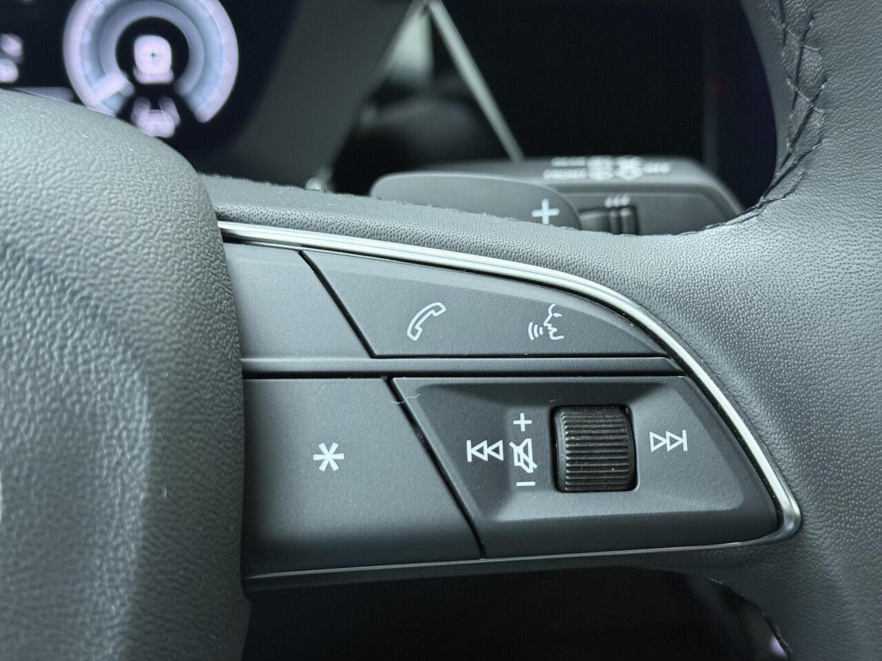 Audi A3 SPORTBACK 45 TFSI e S edition Competition | 272 PK | SoH 97% | Trekhaak | Head-up display | Adaptive cruise control | Sonos premium sound | S line | Navigatiesysteem |