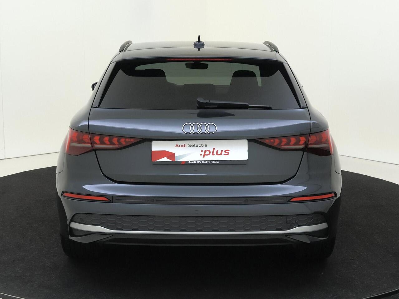 Audi A3 SPORTBACK 40 TFSI e Edition | SoH 98% | LED matrix verlichting | Navigatie | Elektrische bestuurdersstoel | Keyless | Parkeersensoren | Cruise control | CarPlay | Stoelverwarming |