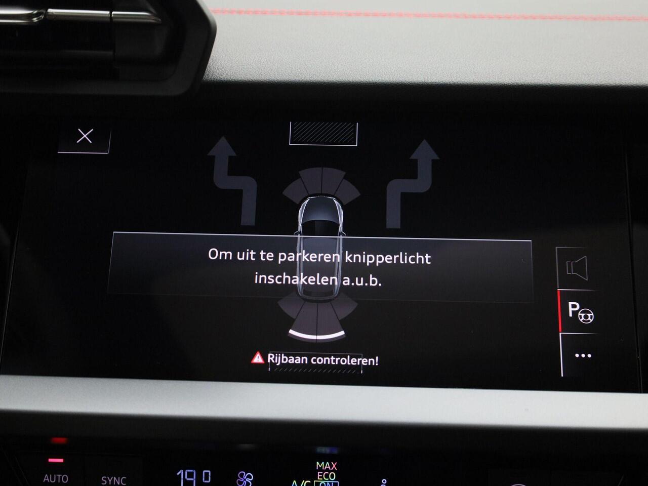 Audi A3 SPORTBACK 45 TFSIe 272PK S Line Competition · Panoramadak · Drive select · Camera + Parkeersensoren · Garantie t/m 16-04-2027 · TOPDEAL