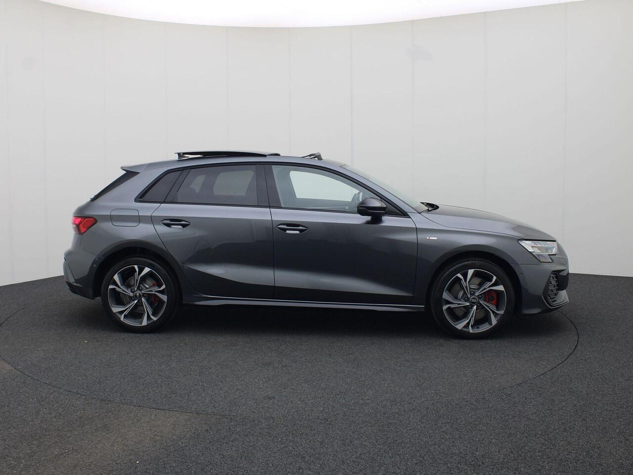 Audi A3 SPORTBACK 45 TFSIe 272PK S Line Competition · Panoramadak · Drive select · Camera + Parkeersensoren · Garantie t/m 16-04-2027 · TOPDEAL