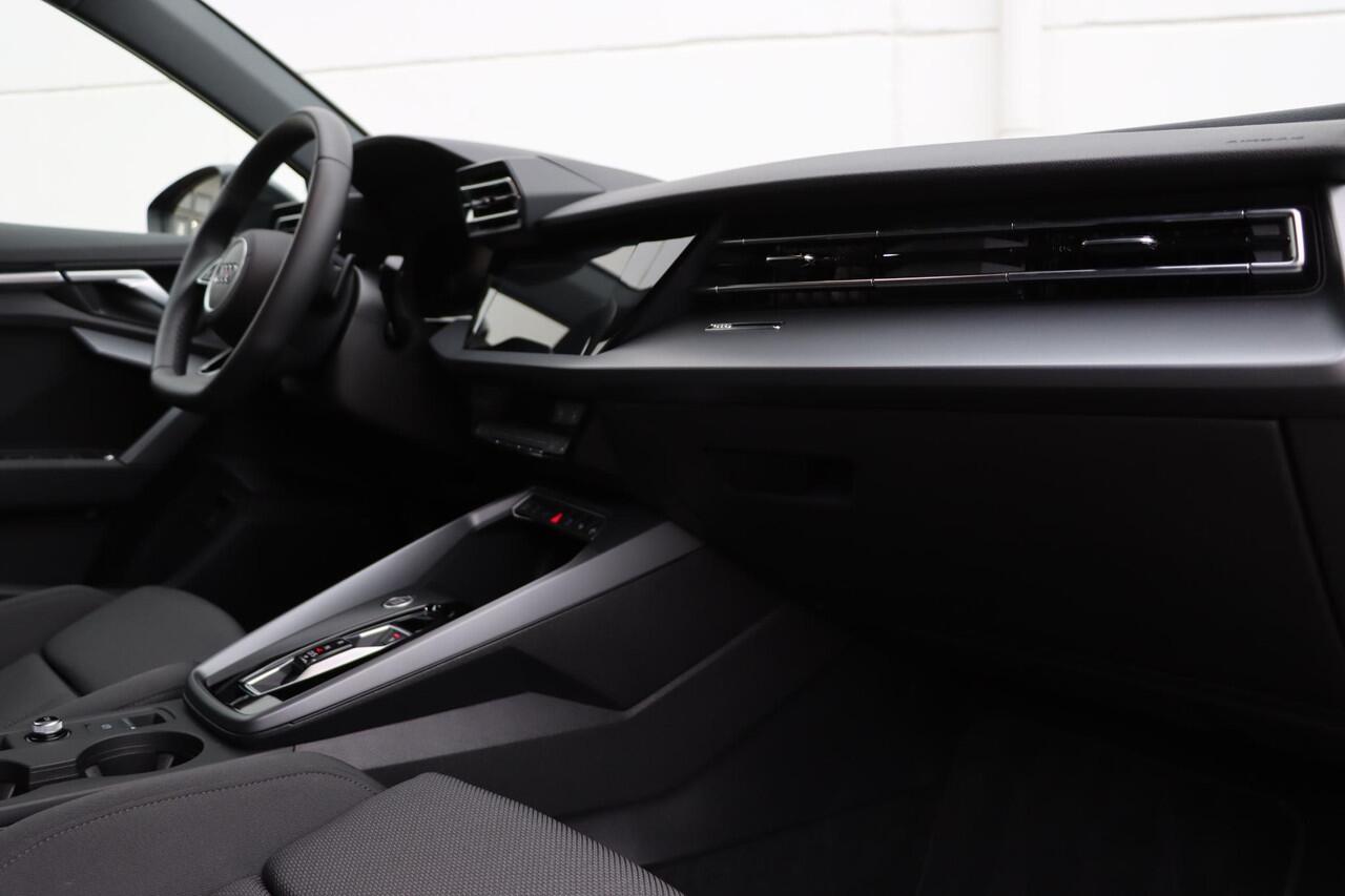 Audi A3 SPORTBACK 40 TFSI e Advanced edition 204pk | ACC | Stoelverwarming | Camera | CarPlay | Park assist