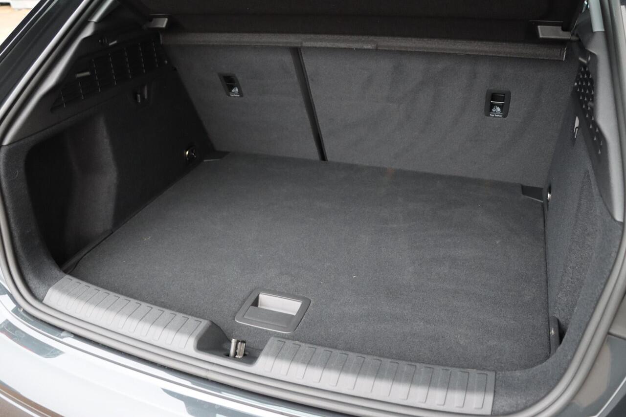 Audi A3 SPORTBACK 40 TFSI e Advanced edition 204pk | ACC | Stoelverwarming | Camera | CarPlay | Park assist