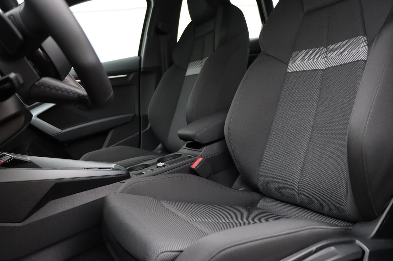 Audi A3 SPORTBACK 40 TFSI e Advanced edition 204pk | ACC | Stoelverwarming | Camera | CarPlay | Park assist