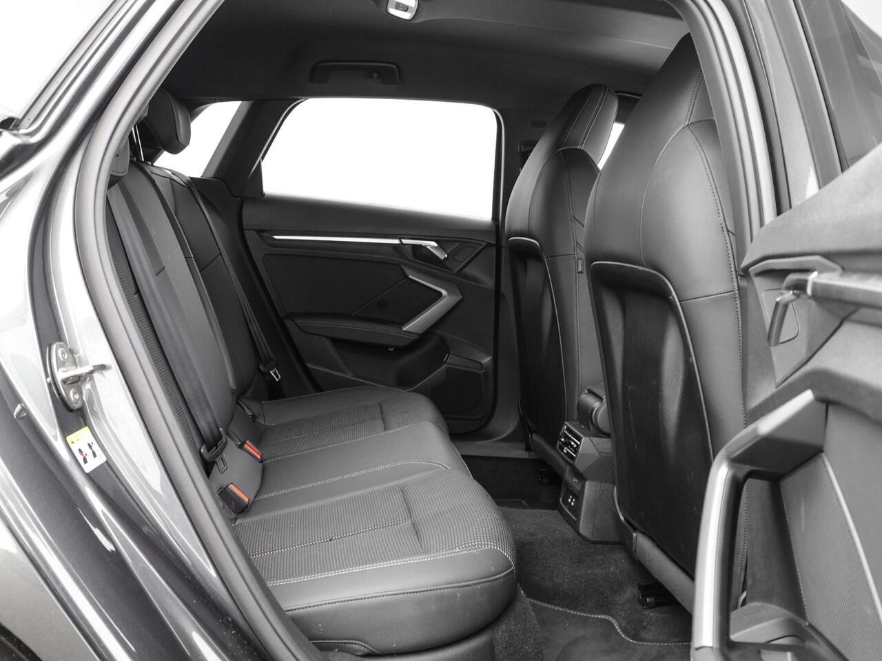 Audi A3 SPORTBACK 40 TFSIe S-tronic 204pk S Edition · Camera · Parkeerassistent · Zwart Optiek Pakket Plus · ACC · Stoelverwarming · Apple/Android Car Play · Garantie t/m 23-06-2029 of 100.000km