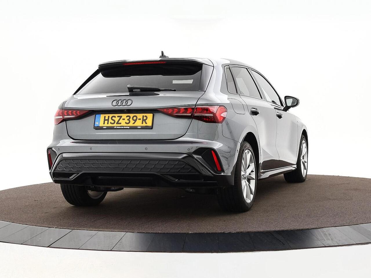 Audi A3 SPORTBACK 40 TFSIe S-tronic 204pk S Edition · Camera · Parkeerassistent · Zwart Optiek Pakket Plus · ACC · Stoelverwarming · Apple/Android Car Play · Garantie t/m 23-06-2029 of 100.000km