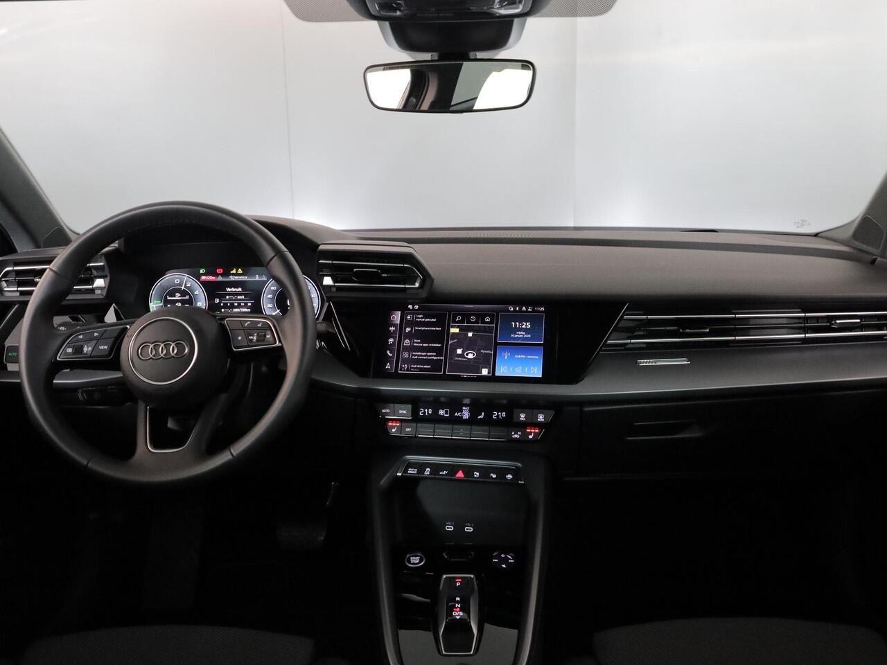 Audi A3 SPORTBACK 40 TFSI e Advanced edition 204 pk S-tronic | Verlengde garantie | Navigatie | Parkeersensoren (Park assist) | Achteruitrijcamera | Stoelverwarming |