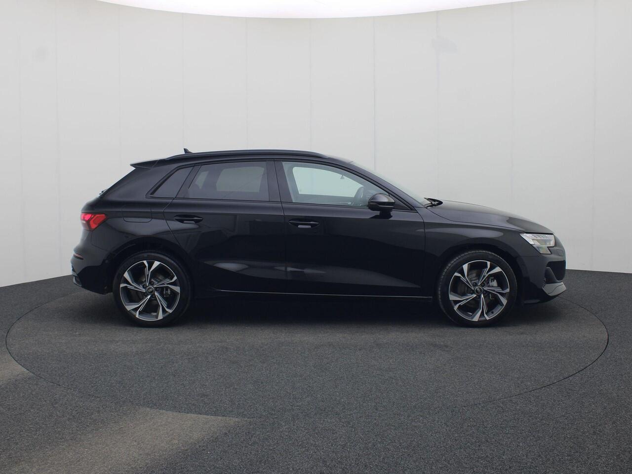 Audi A3 SPORTBACK 40 TFSIe 150kW/204PK S Line · SONOS Sound · Head-Up Display · Camera + Parkeersensoren · Adaptive Cruise Control · Stoelverwarming · Garantie t/m 14-04-2030 of 100000km