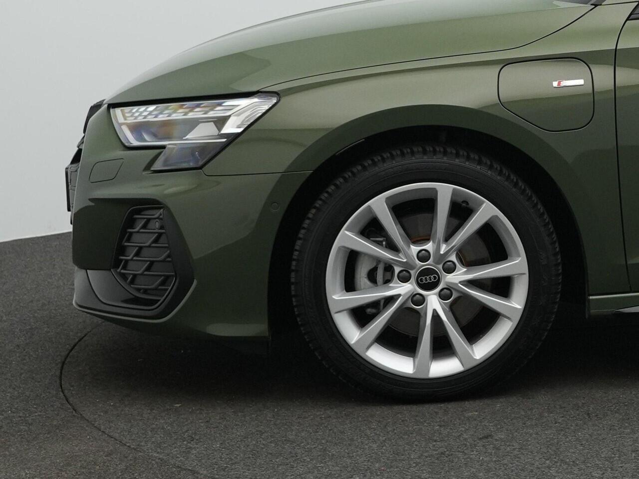 Audi A3 SPORTBACK 40 TFSI e 204 pk S edition / S-Line | Panoramadak | Adaptive Cruise | Achteruitrijcamera | Stoelverwarming