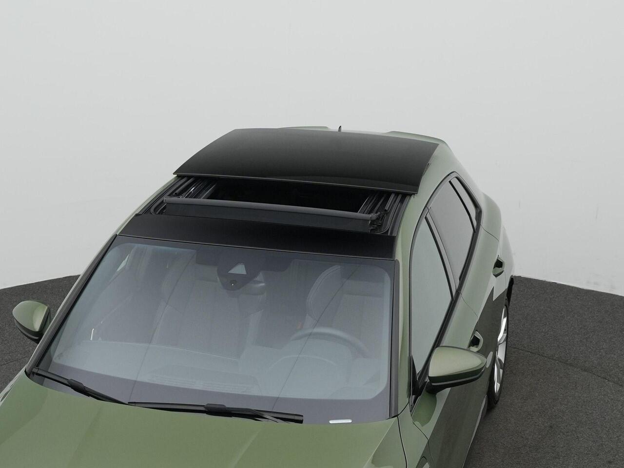 Audi A3 SPORTBACK 40 TFSI e 204 pk S edition / S-Line | Panoramadak | Adaptive Cruise | Achteruitrijcamera | Stoelverwarming