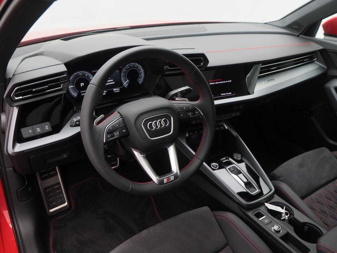 Audi A3 SPORTBACK 45 TFSi e 272 Pk S-Line Competition | Stoelverwarming | Panorama Dak | Camera | Sonos Sound | Full LED | Keyless | 18 Inch | 7.598 Km !!