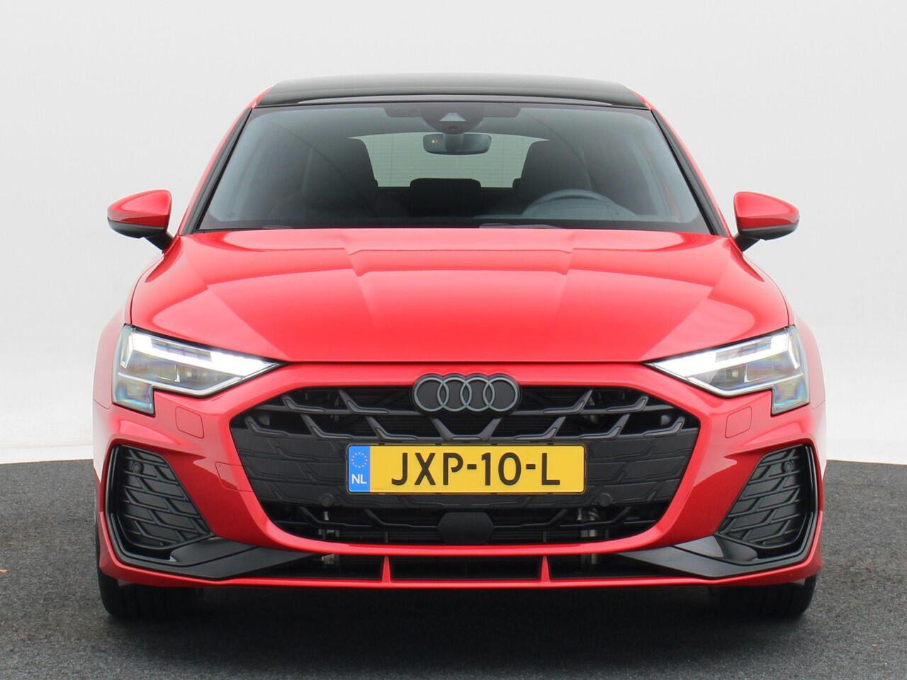 Audi A3 SPORTBACK 45 TFSi e 272 Pk S-Line Competition | Stoelverwarming | Panorama Dak | Camera | Sonos Sound | Full LED | Keyless | 18 Inch | 7.598 Km !!