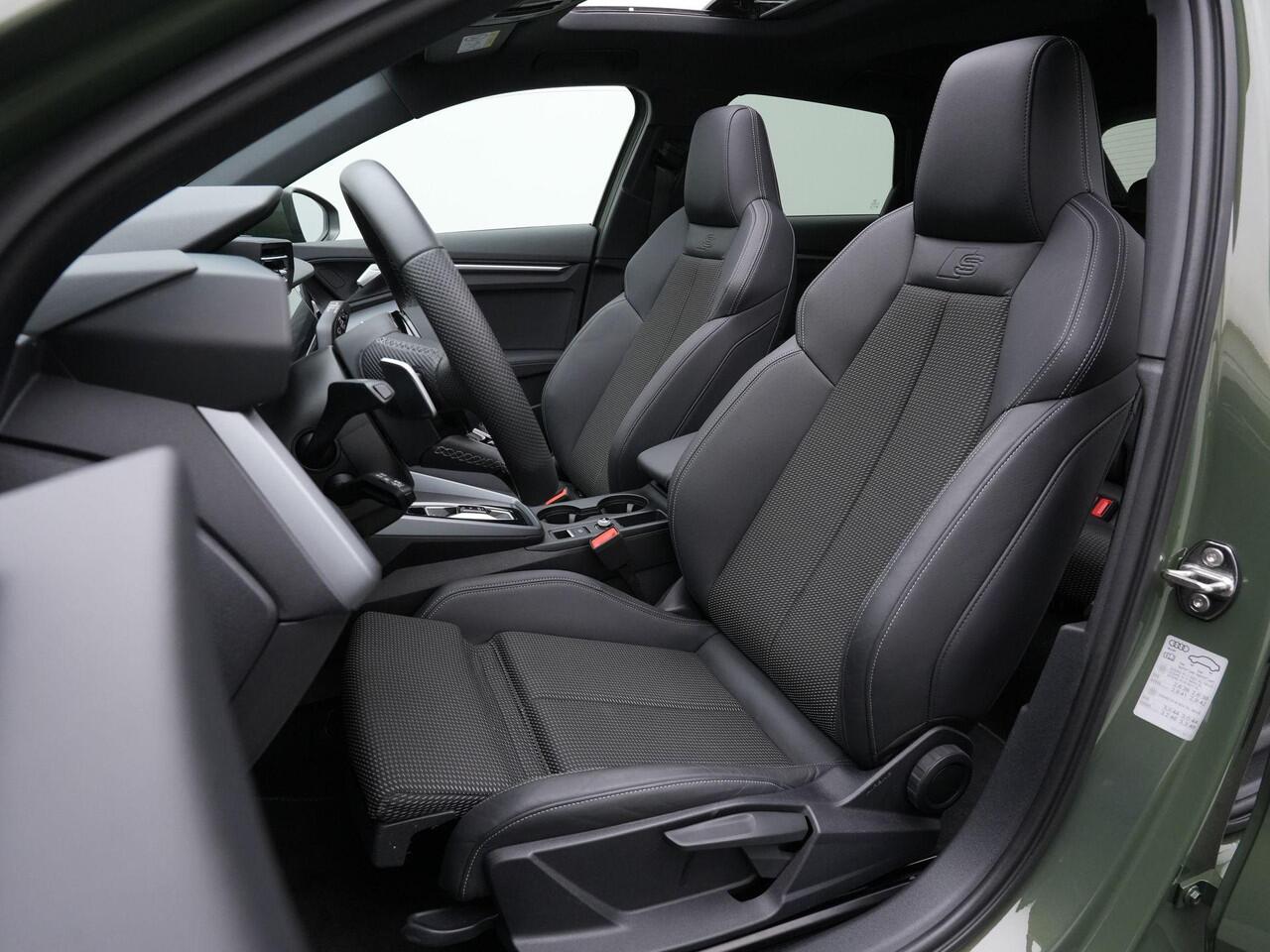 Audi A3 SPORTBACK 40 TFSI e 204 pk S edition / S-Line | Panoramadak | Achteruitrijcamera | Stoelverwarming | Adaptive Cruise