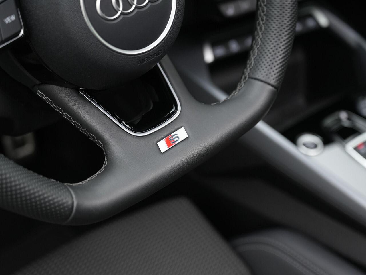 Audi A3 SPORTBACK 40 TFSI e 204 pk S edition / S-Line | Panoramadak | Achteruitrijcamera | Stoelverwarming | Adaptive Cruise