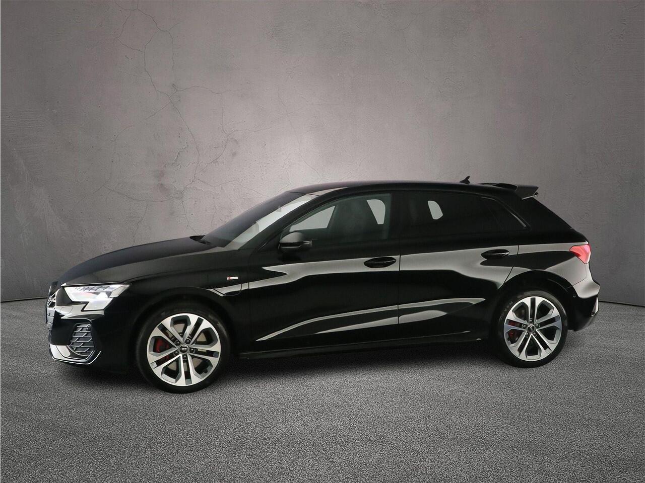 Audi A3 SPORTBACK 45 TFSI e S edition Competition | Carbon | Trekhaak | Achteruitrijcamera | Matrix-led | MMI plus | ACC | Sonos | Headup |