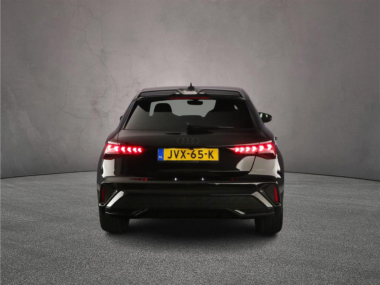 Audi A3 SPORTBACK 45 TFSI e S edition Competition | Carbon | Trekhaak | Achteruitrijcamera | Matrix-led | MMI plus | ACC | Sonos | Headup |