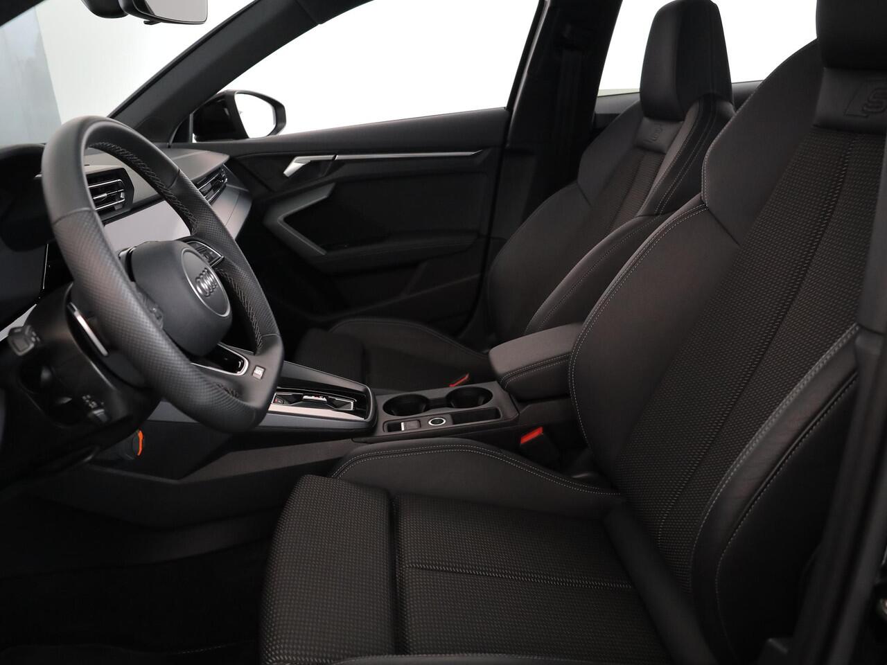 Audi A3 SPORTBACK 40 TFSI e S edition 204 pk S-tronic | Verlengde garantie | Navigatie | Parkeersensoren | Achteruitrijcamera | Adaptieve cruise control | S-Line |