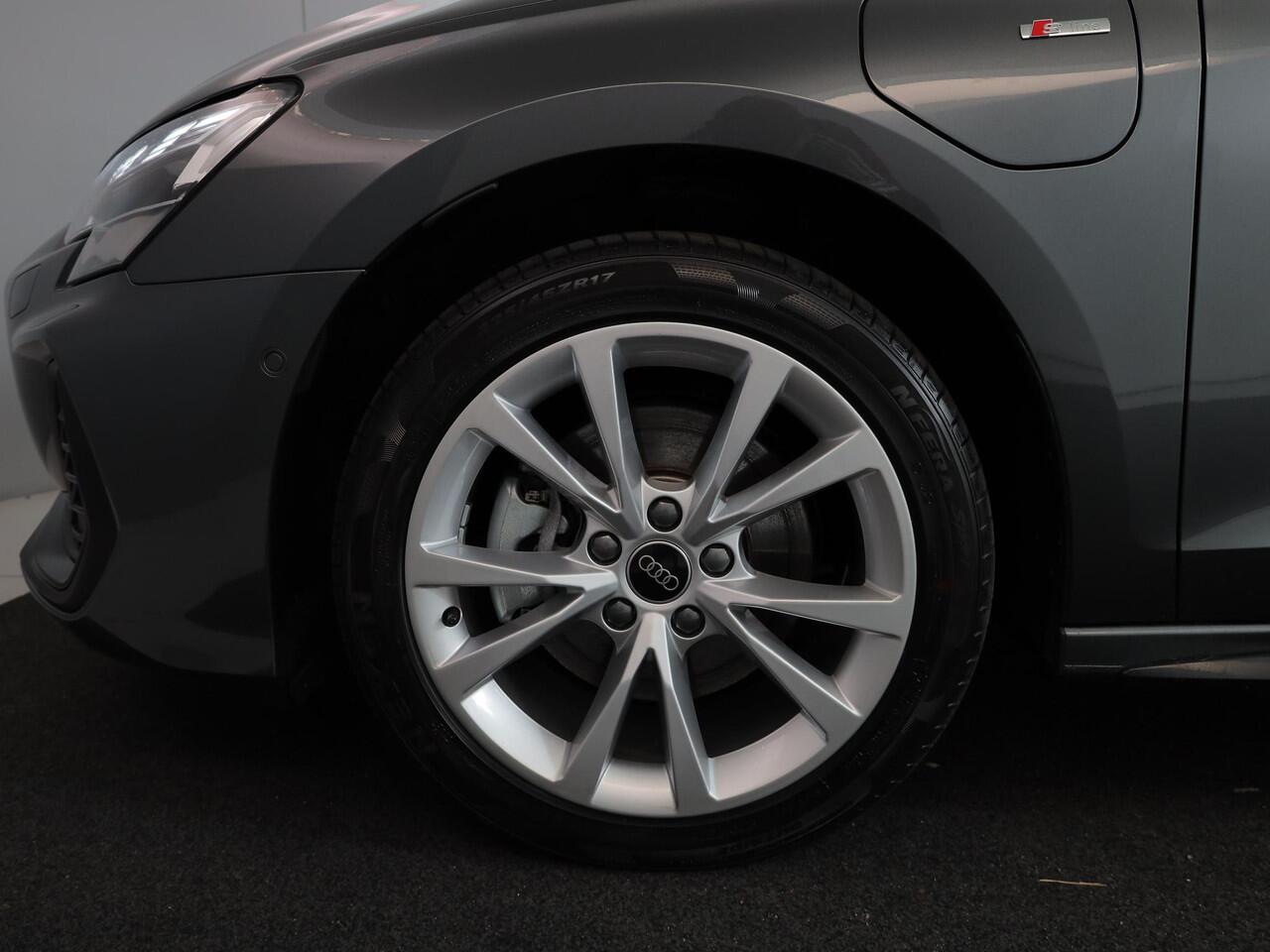 Audi A3 SPORTBACK 40 TFSI e S edition 204 pk S-tronic | Verlengde garantie | Navigatie | Parkeersensoren (Park assist) | Achteruitrijcamera | Stoelverwarming | S-Line |