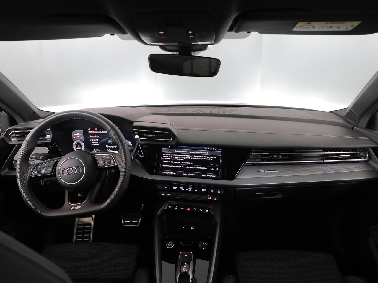 Audi A3 SPORTBACK 40 TFSI e S edition 204 pk S-tronic | Verlengde garantie | Navigatie | Parkeersensoren (Park assist) | Achteruitrijcamera | Stoelverwarming | S-Line |