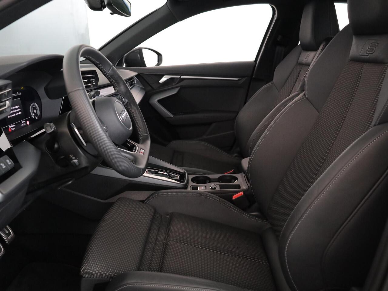 Audi A3 SPORTBACK 40 TFSI e S edition 204 pk S-tronic | Verlengde garantie | Navigatie | Parkeersensoren (Park assist) | Achteruitrijcamera | Stoelverwarming | S-Line |