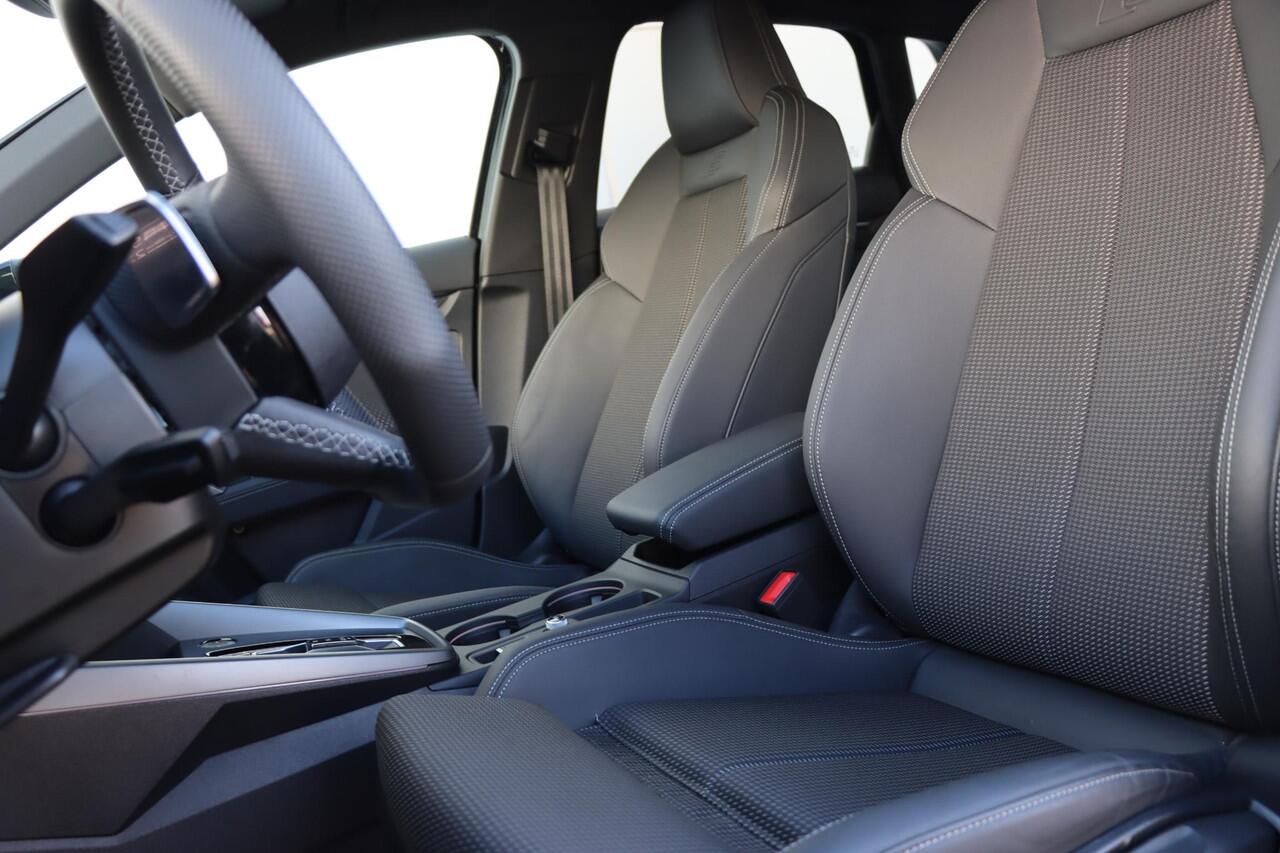 Audi A3 SPORTBACK 30 TFSI S edition 115pk S-Tronic | S-Line | ACC | Park assist | CarPlay