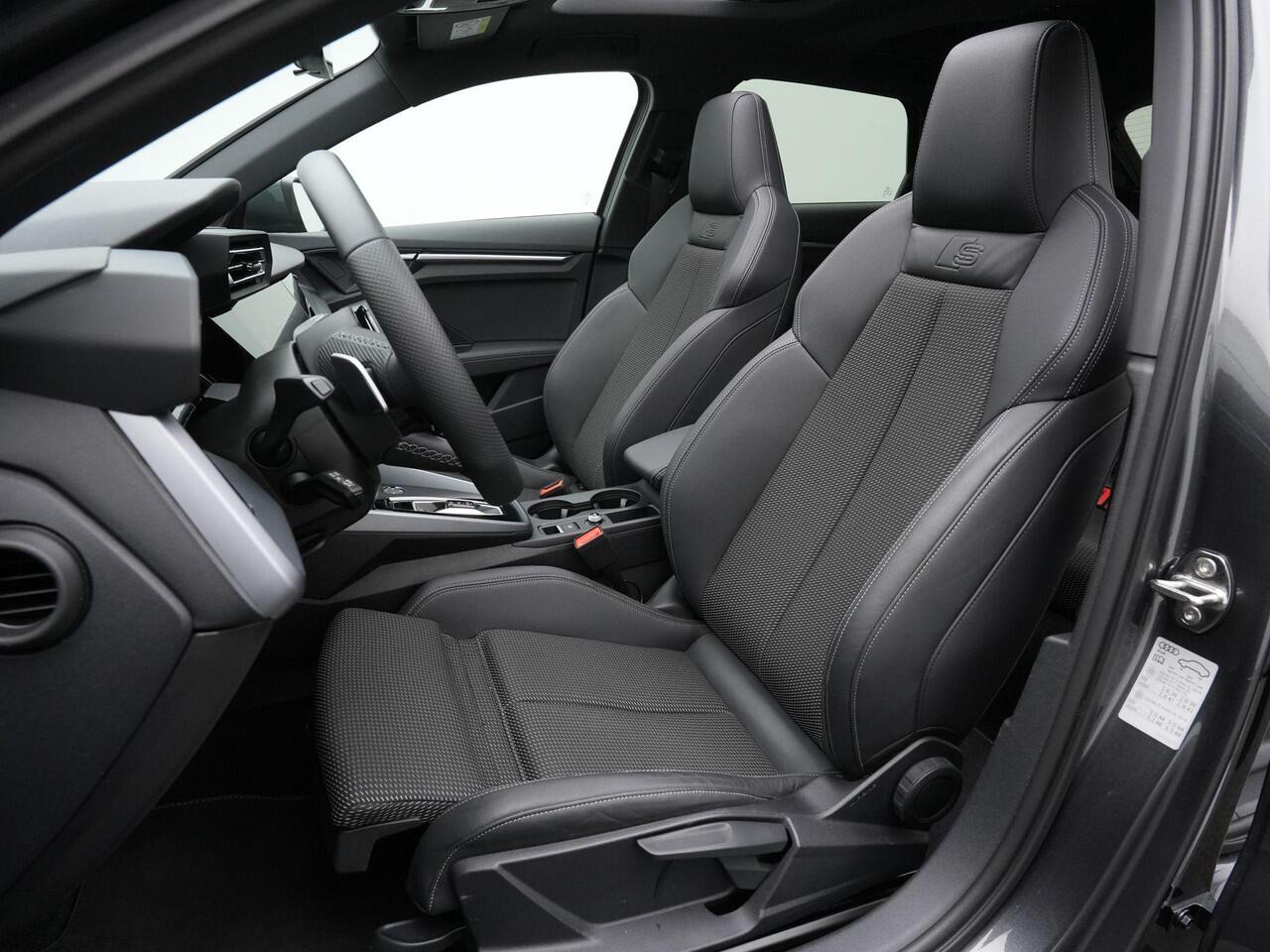Audi A3 SPORTBACK 40 TFSI e 204 pk S edition / S-Line | Panoramadak | Achteruitrijcamera | Stoelverwarming | Adaptive Cruise