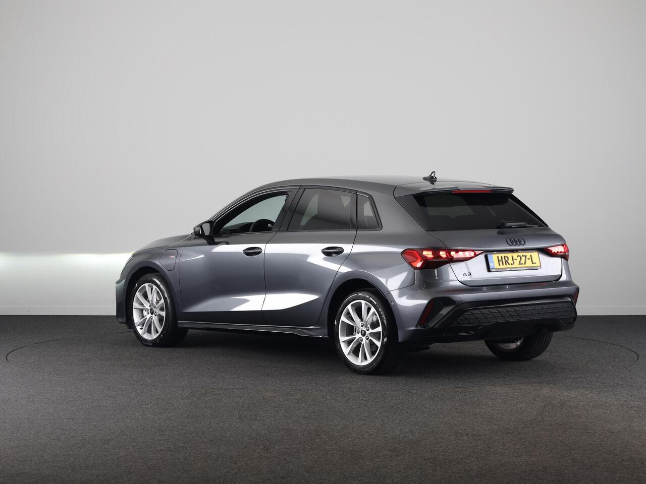 Audi A3 SPORTBACK 40 TFSI e S edition 204pk S-tronic | Verlengde garantie | Navigatie | Parkeersensoren (Park assist) | Adaptieve cruise control | Stoelverwarming | S-Line |