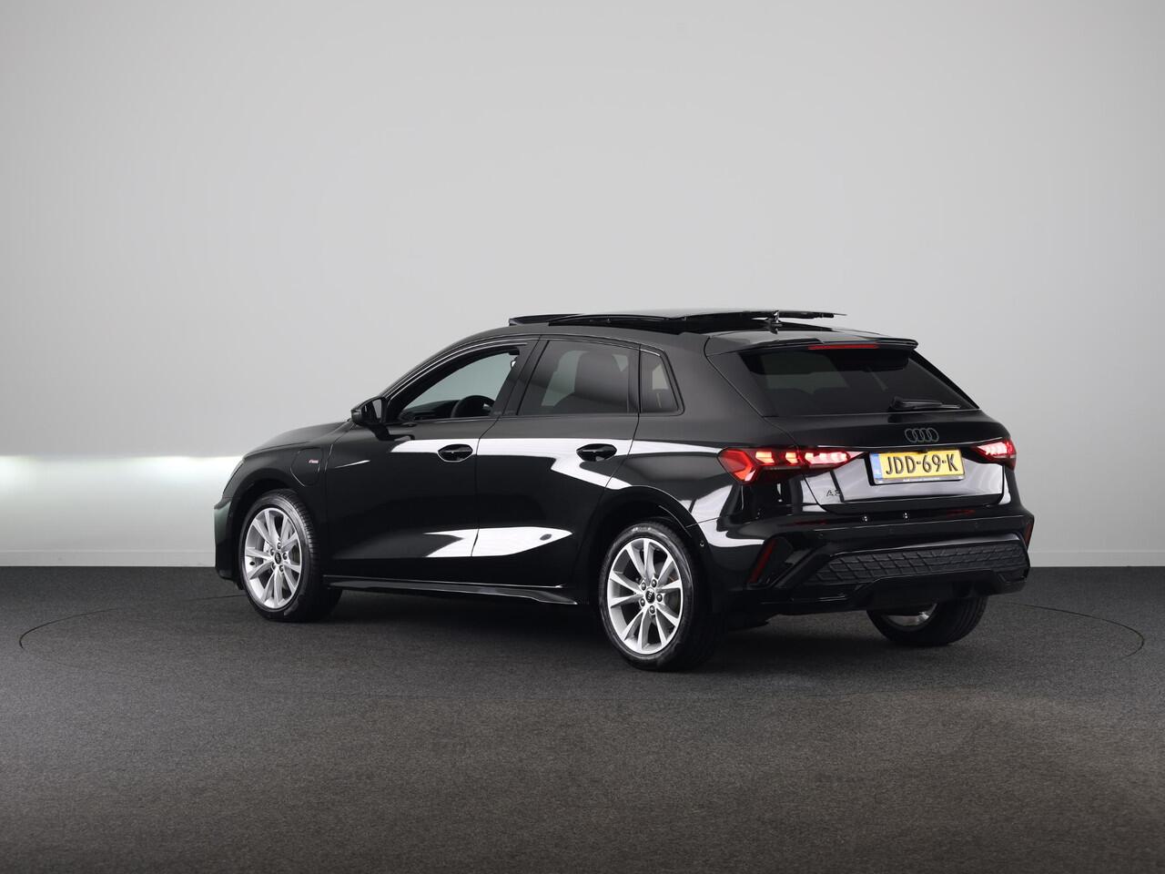 Audi A3 SPORTBACK 40 TFSI e S edition 204 pk S-tronic | Verlengde garantie | Navigatie | Panoramadak | Parkeersensoren (Park assist) | Achteruitrijcamera | Stoelverwarming | S-Line |