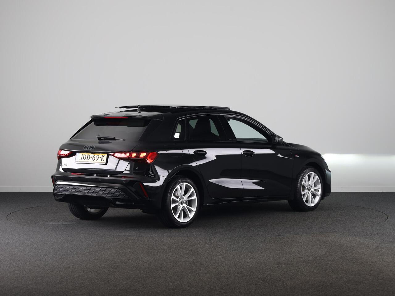 Audi A3 SPORTBACK 40 TFSI e S edition 204 pk S-tronic | Verlengde garantie | Navigatie | Panoramadak | Parkeersensoren (Park assist) | Achteruitrijcamera | Stoelverwarming | S-Line |