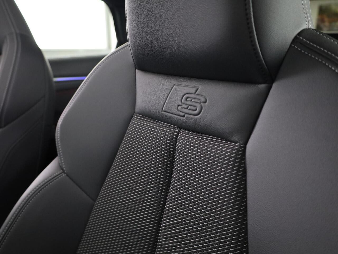 Audi A3 SPORTBACK 40 TFSI e S edition 204 pk S-tronic | Verlengde garantie | Navigatie | Panoramadak | Parkeersensoren (Park assist) | Achteruitrijcamera | Stoelverwarming | S-Line |