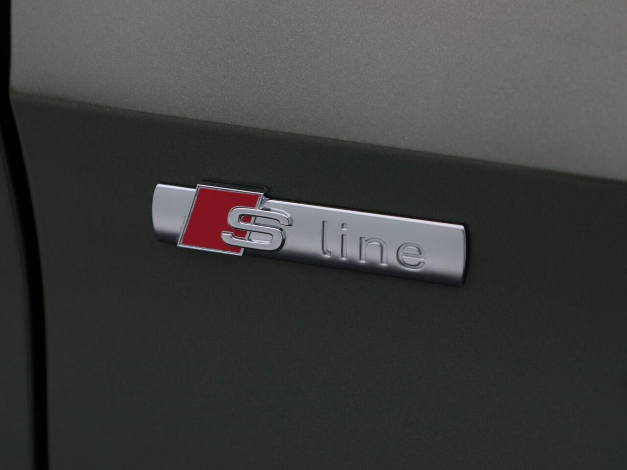 Audi A3 SPORTBACK 35 TFSI | S edition | | Privacy glas | Sonos 3d | 19 inch | Comfortsleutel | Matrix Led |