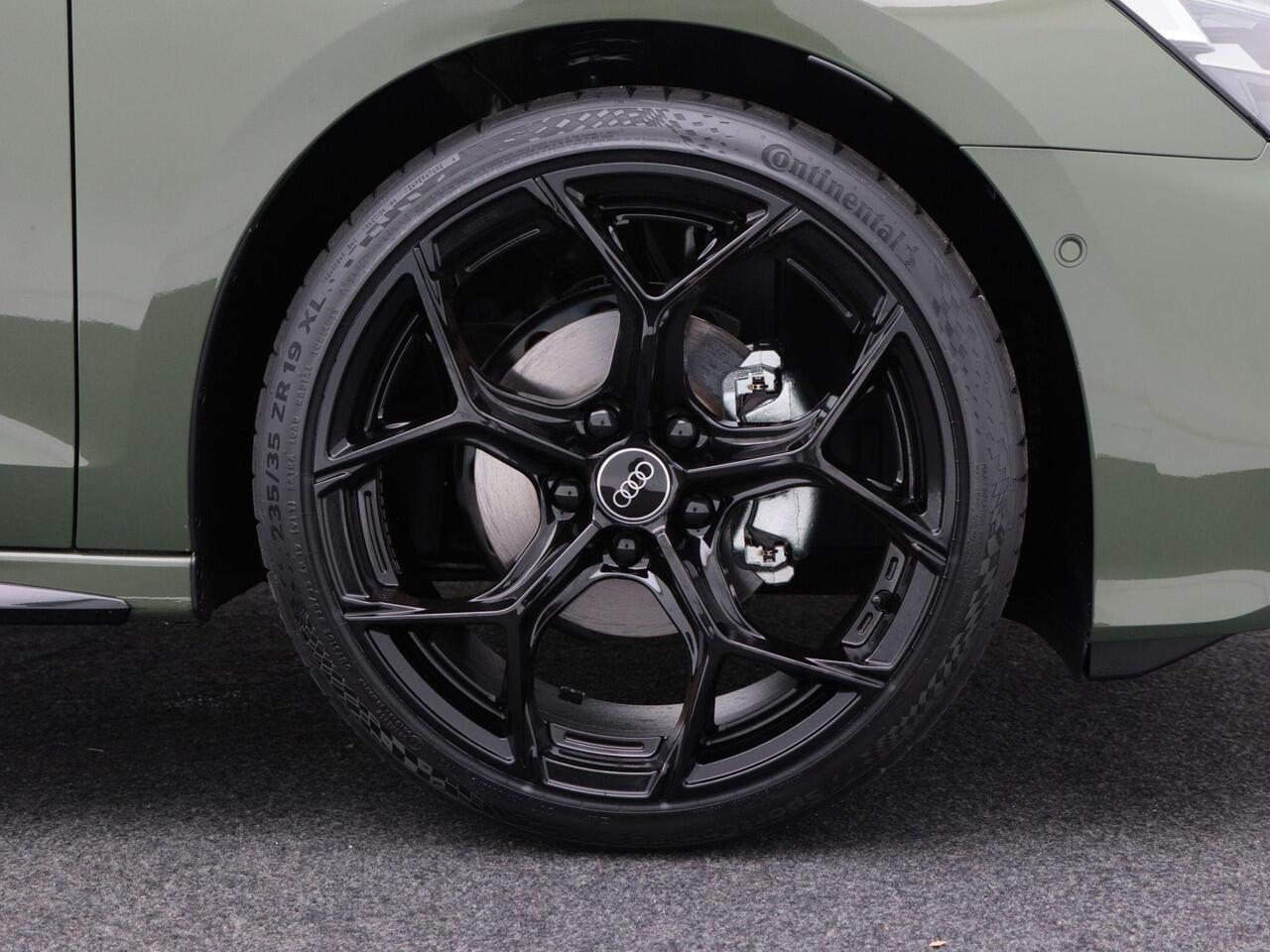 Audi A3 SPORTBACK 35 TFSI | S edition | | Privacy glas | Sonos 3d | 19 inch | Comfortsleutel | Matrix Led |