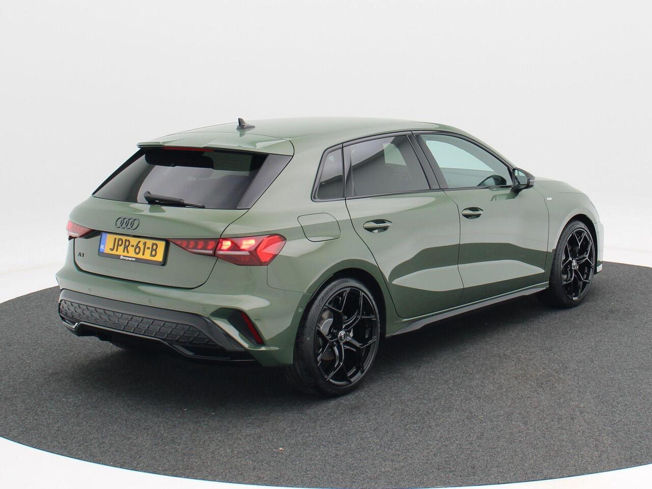 Audi A3 SPORTBACK 35 TFSI | S edition | | Privacy glas | Sonos 3d | 19 inch | Comfortsleutel | Matrix Led |