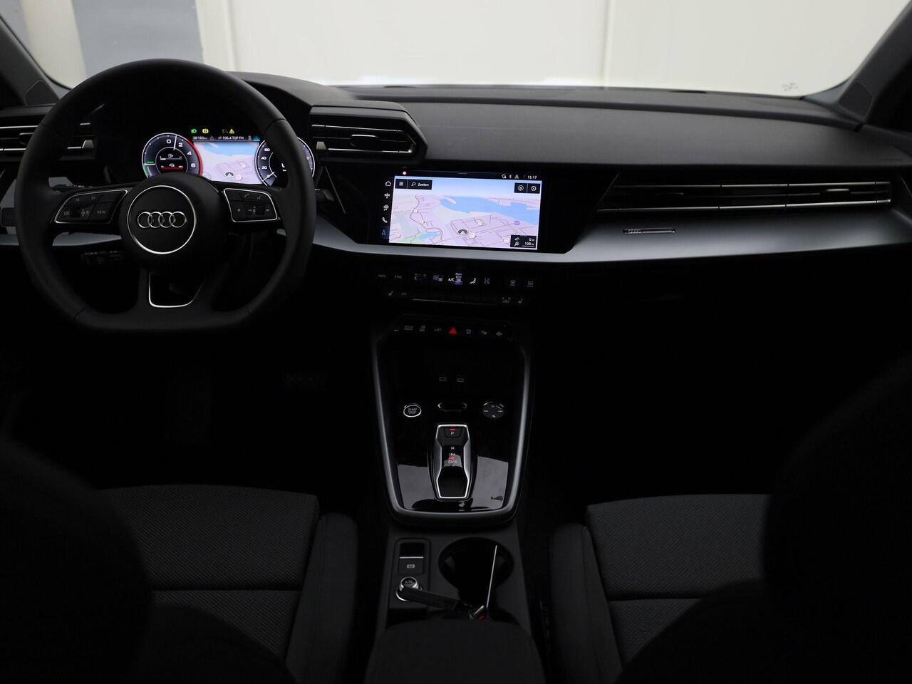 Audi A3 SPORTBACK 40 TFSI e Advanced edition 204 PK · Assist. pakket Driving+Parking plus · Optiekpakket zwart plus · Privacy glas